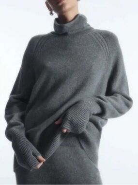 COS Pure Cashmere Turtleneck Cozy Sweater with Thumbholes